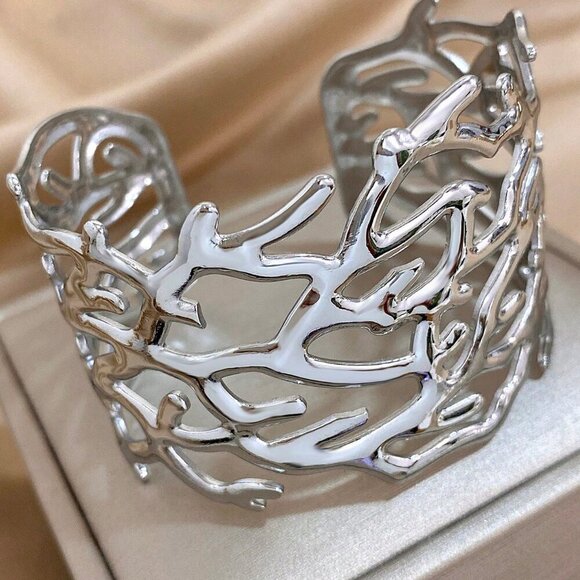 Silver or Gold  Women's Beach Vibes Wide Bracelet - Picture 3 of 13